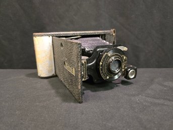 Vintage Eastman Kodak Folding Hawkeye Shutter Film Camera