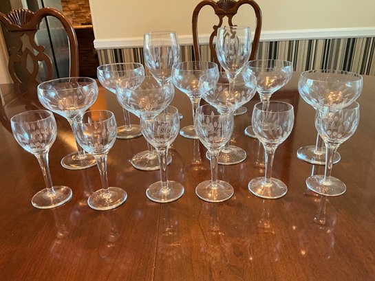 Set Of 15 Beautiful Vintage Etched Stemmed  Glasses Glassware Bar Ware