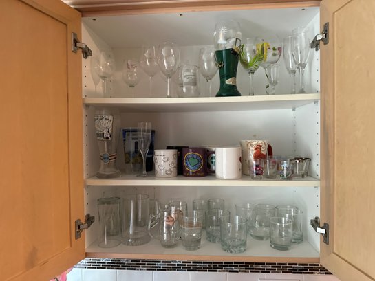 Household Cabinet, Glass Lot, Wine, Glasses, Beer, Glasses, Champagne, Mugs Shot Water See Photos