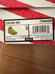 Troop Crown Mid Sneakers Kids Size 5 New In Box