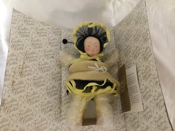 Franklin Mint Heirloom Dolls Baby Bugs Little Honey Bee Porcelain Doll New