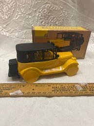 Vintage Full Avon 5oz 1926 Checker Cab Everest After Shave Cologne Decanter  New In Box