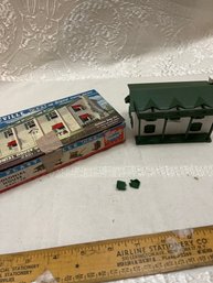 Vintage COLONIAL HOUSE Kit W/box 2401-79 PLASTICVILLE U.S.A HO SCALE Model Train