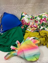 Lot Of Ladies Size L XL Swimsuits 3 Bikinis 2 Piece Suits And 2 Extra Tops