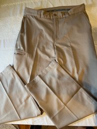 Under Armor Mens Size 34x30 Tan Khaki Pants