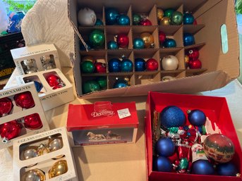 Huge Lot Of Vintage Christmas Ornaments Many Rauch Balls See Photos