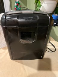 Insignia Paper Shredder 14x12x5 Tested Cleaned Works Great