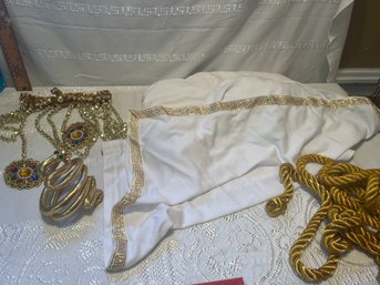 Ladies Size XL Cleopatra Costume And Accessories See Photos