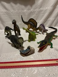 Vintage Lot Of 8 Dinosaurs Various Sizes From 1.5 In To 6 In