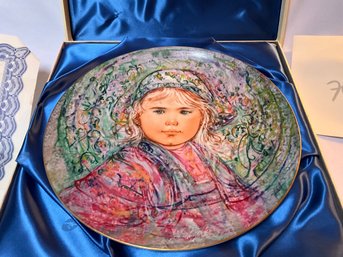 Edna Hibel 'La Contessa Isabella' Collectors Plate - The Nobility Of Children With COA In Box