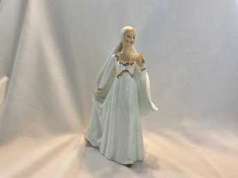 Vintage Royal Doulton Porcelain Figurine Bride 2873 1979 Traditional Wedding Dress Veil