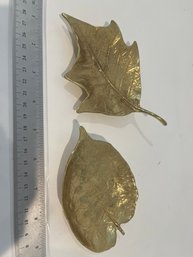 Vintage Set Of 2 Metal Crafters Paper Maple And Mulberry Leaf Trays Solid Brass