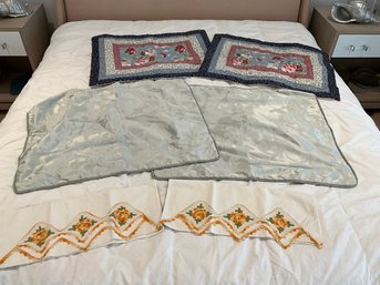 Lot Of Pretty Pillow Cases And Pillow Shams Bedding