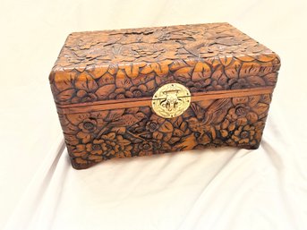 Stunning Vintage Hand Carved Wooden Jewelry Trinket Keepsake Box Flowers & Birds