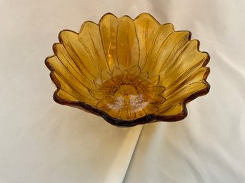 Pretty Vintage Indiana Amber Glass Lily Pons 7 Inch  Bowl