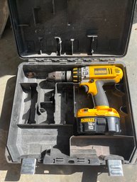 DeWalt DC925 18V Cordless Hammer Drill With Case Charged Tested Works Great