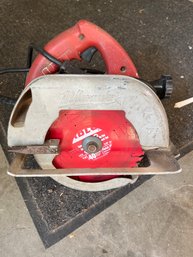 Milwaukee Heavy Duty 7.25 In Circular Saw Tested Works