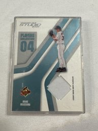 Donruss STUDIO PLAYERS COLLECTION 04 MIKE MUSSINA GAME WORN JERSEY PC-60 EXCELLENT