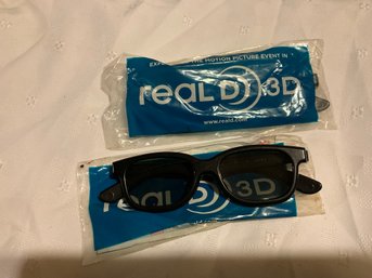 2 X Real D 3d  Motion Picture Movie TV Glasses