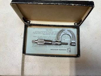 Vintage MG TOOL Company MICROMETER