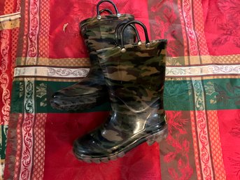 Western Chief Kids' LIGHTED RAIN BOOT - CAMO Boys 13