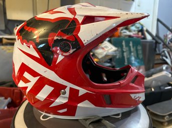 Fox Racing V1 Dirt Bike Racing Helmet In Red Size Youth Small