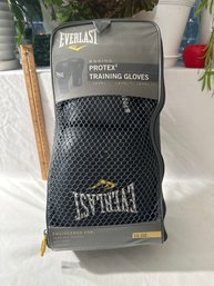 NEW EVERLAST BOXING PROTEX 2 STYLE TRAINING GLOVES LEVEL 2 MODEL 14 OZ.