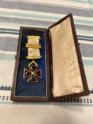 Vintage Unsign Maltese Cross Pin In Leather Case 3 Inches