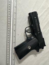 UMAREX COLT DEFENDER CO2 AIR PISTOL IN WORKING ORDER