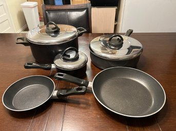 Five Piece T-Fal Resistal Cook Set Excellent Condition Great Cookware