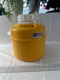 Vintage Family Thermos Picnic Jug Yellow Lid Handle Pour Spout 1 Gallon