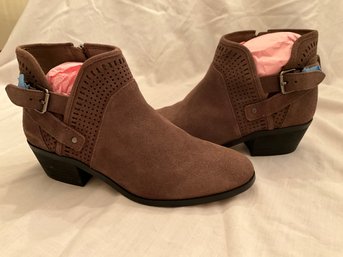 Vince Camuto Pamma Suede Ankle Boots - Professionally Cleaned Size 7M