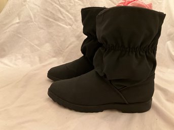 Woodstock Black Fly Snow Boots Size 7