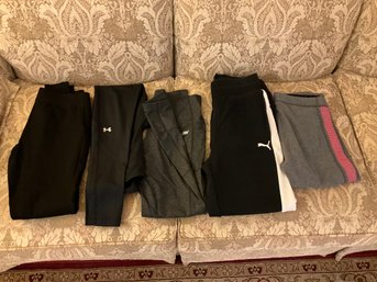 Lot Of 4 Ladies Leggings And 1 Pair Of Joggers All Size Medium