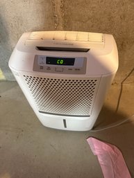 Frigidaire Dehumidifier With Humidity Readout Works