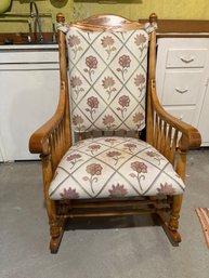 Vintage Solid Wood Classic Spindle Back Rocking Chair With Cushioned Seat And Back