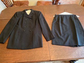 Petite Sophisticated Ladies Dress Coat And Skirt Cute Skirt Suit Size 6 P