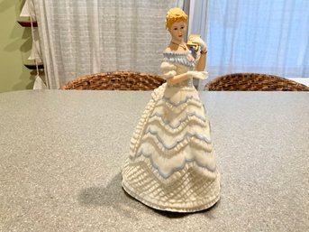 Lenox Vintage Porcelain Ivory Belle Of The Ball Figurine 8 Inch  Lady With Purse