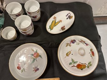 Royal Worcester Set 1.5 Quart Covered Casserole Dish 8in Flan Tart Dish 9in Oval Saucer 9 - 3.75in Ramekins