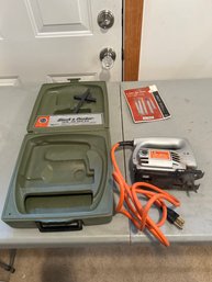Black And Decker Jig Saw Kit Model 7516 Works Great With Extra Blades