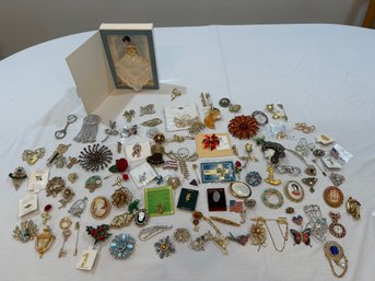 Huge Lot Of Ladies Fashion Pins See All Photos