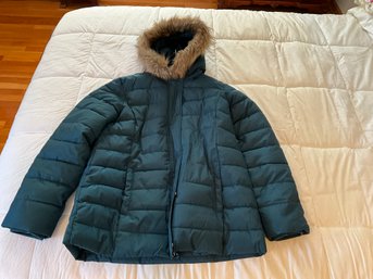 Time And Tru Women's Bibbed Polyfill Coat With Faux Fur Hood Size Medium
