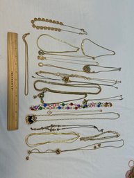 Estate Sale Large Lot Of Ladies Fashion Gold Tone Necklaces
