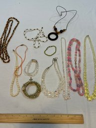 Estate Sale Vintage Ladies Jewelry Lot Necklaces And Bracelets