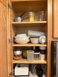 Miscellaneous Kitchen Cabinet Lot See All Photos