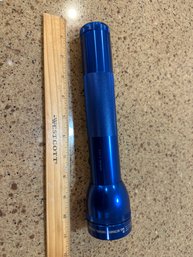 Maglite Mag Instrument 2D Cell Blue Aluminum Flashlight 10 Inch Works