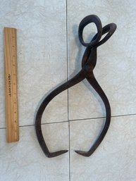 Vintage Metal Ice Block Tongs Hinged Steel Hook Tool