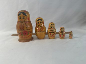 Authentic Russian Nesting Dolls USSR Vintage Matryoshka 1970s 5 Doll Set