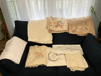 Lot Of 8 Vintage And Antique Table Cloths , Assorted Sizes