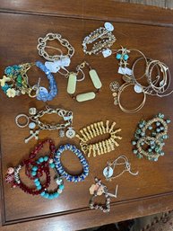 Estate Sale Jewelry Lot Ladies Vintage Fashion Bracelets See All Photos